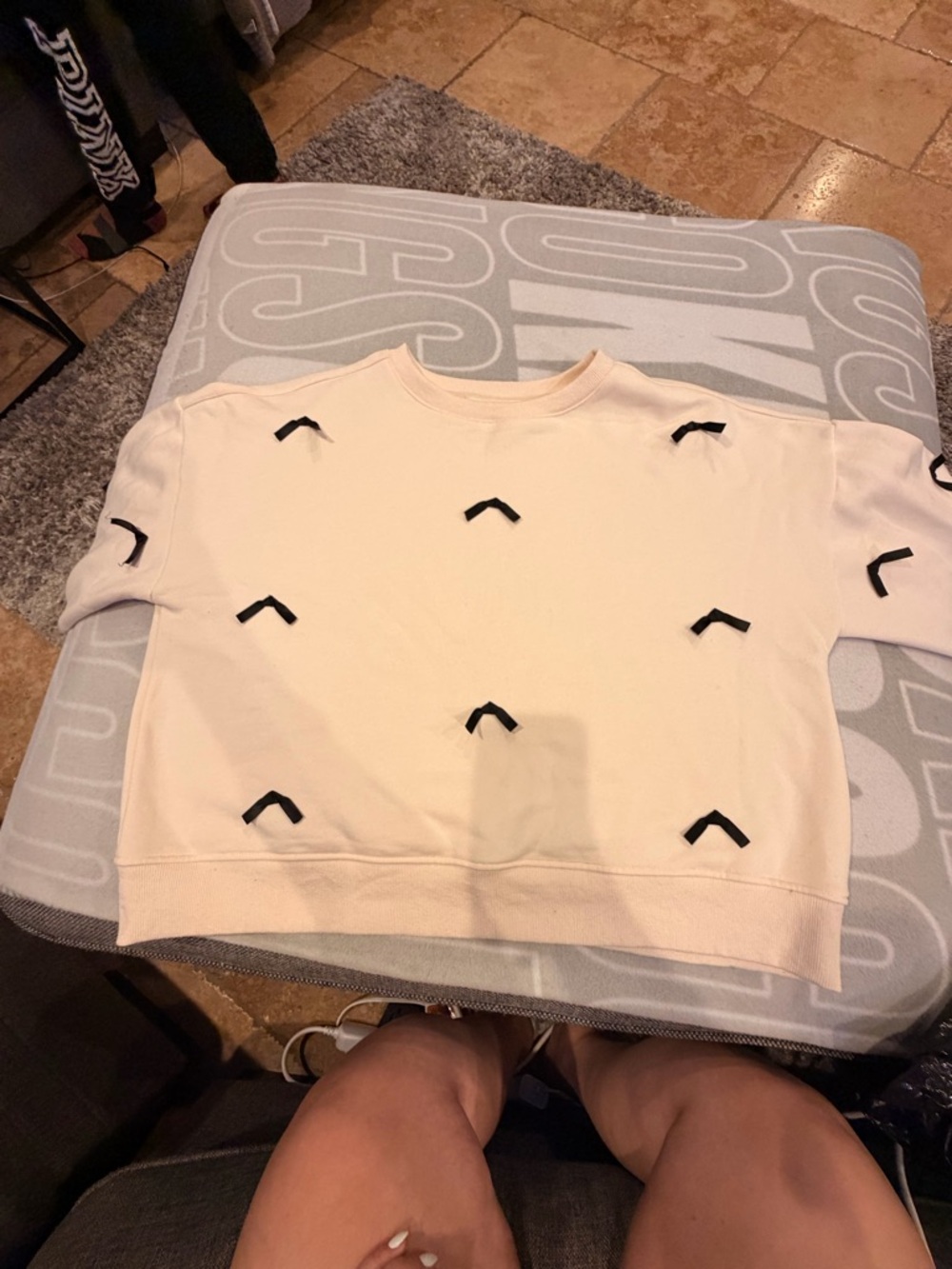 Women's Crew Neck Bow Embellished Sweatshirt - Cream